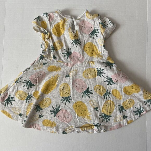 Simple Joys By Carter’s & Carters 18 Month Girl Dresses | Lot of 4 - Picture 10 of 14